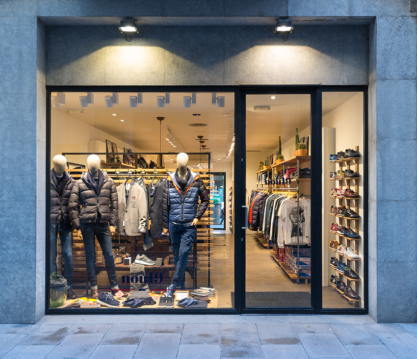 Reforma integral tienda nou19 Girona Barri Vell, diseño de interiores almedaestudi