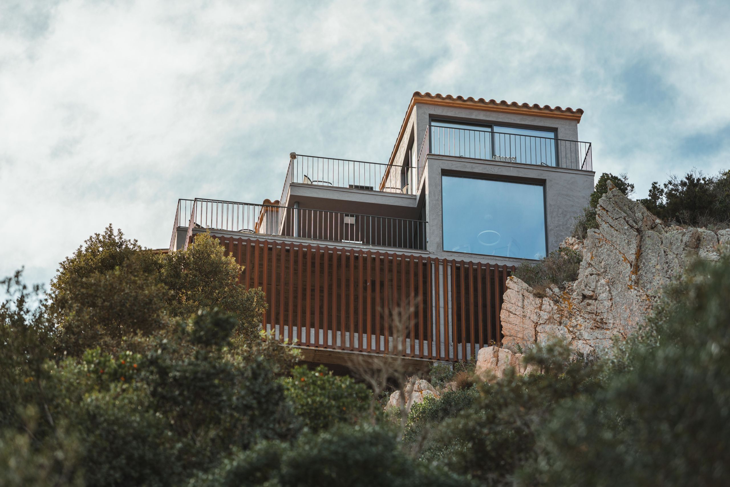 Rehabilitación integral - Diseño interiores almedaestudi, Casa mirador, Begur, Costa Brava, Girona