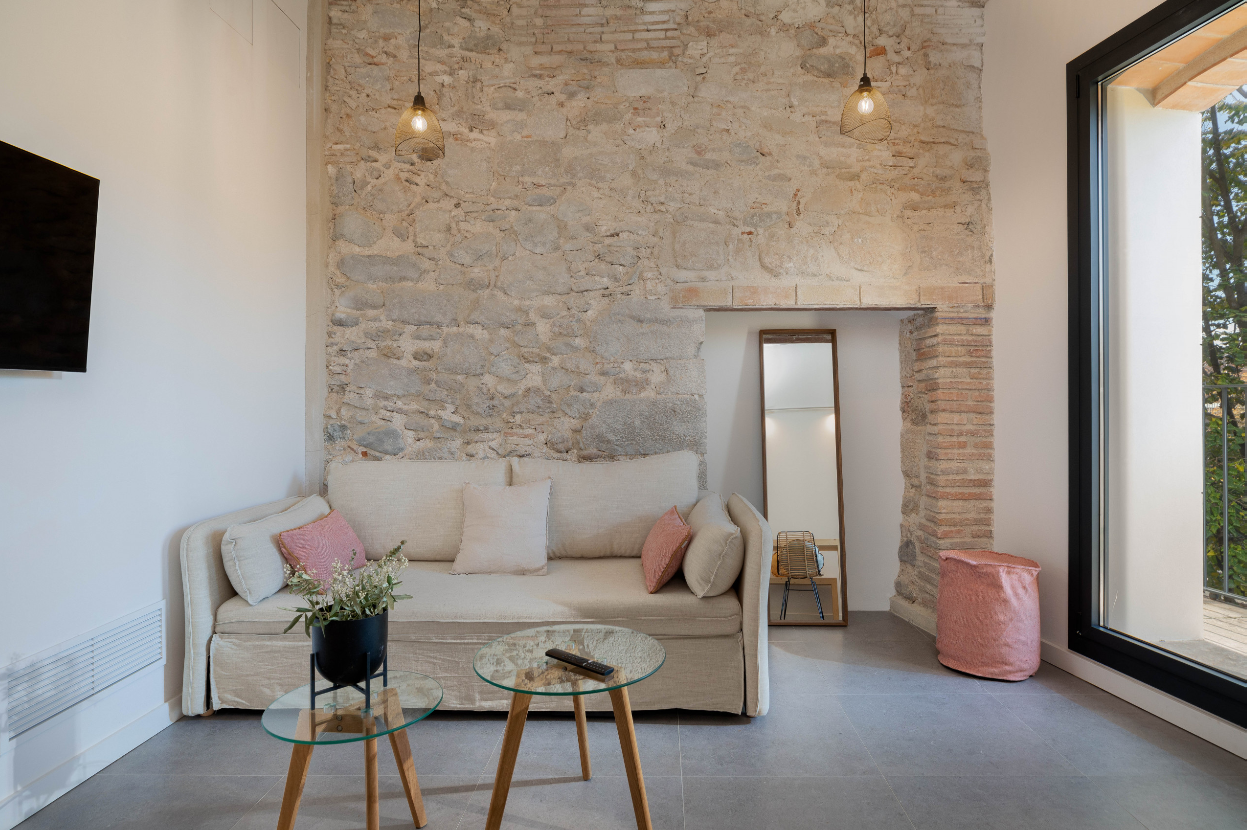 Diseño interiores. Reforma integral apartamentos Barri Vell de Girona carrer de la Barca