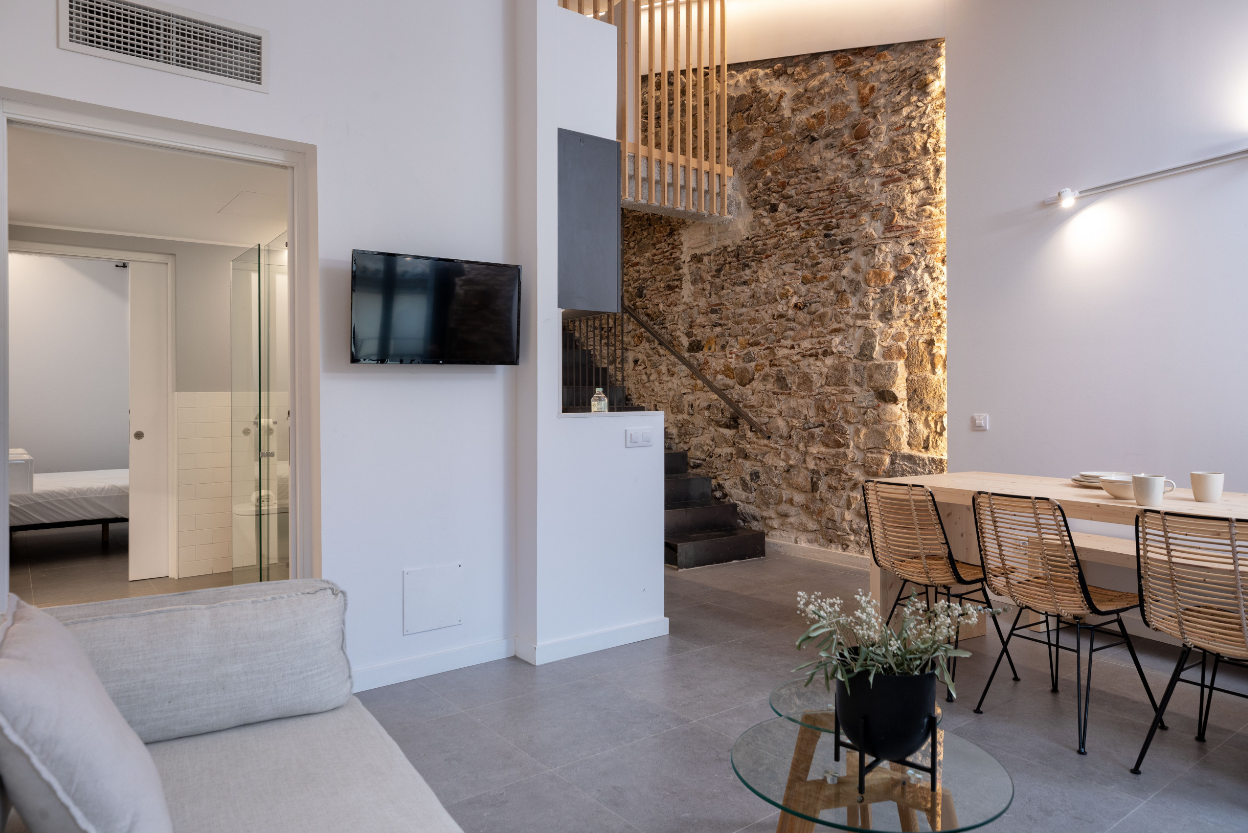 Diseño interiores. Reforma integral apartamentos Barri Vell de Girona carrer de la Barca