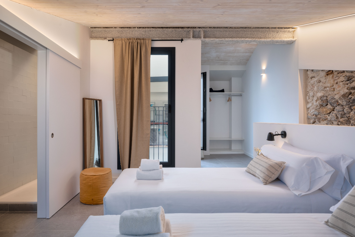 Diseño interiores. Reforma integral apartamentos Barri Vell de Girona carrer de la Barca